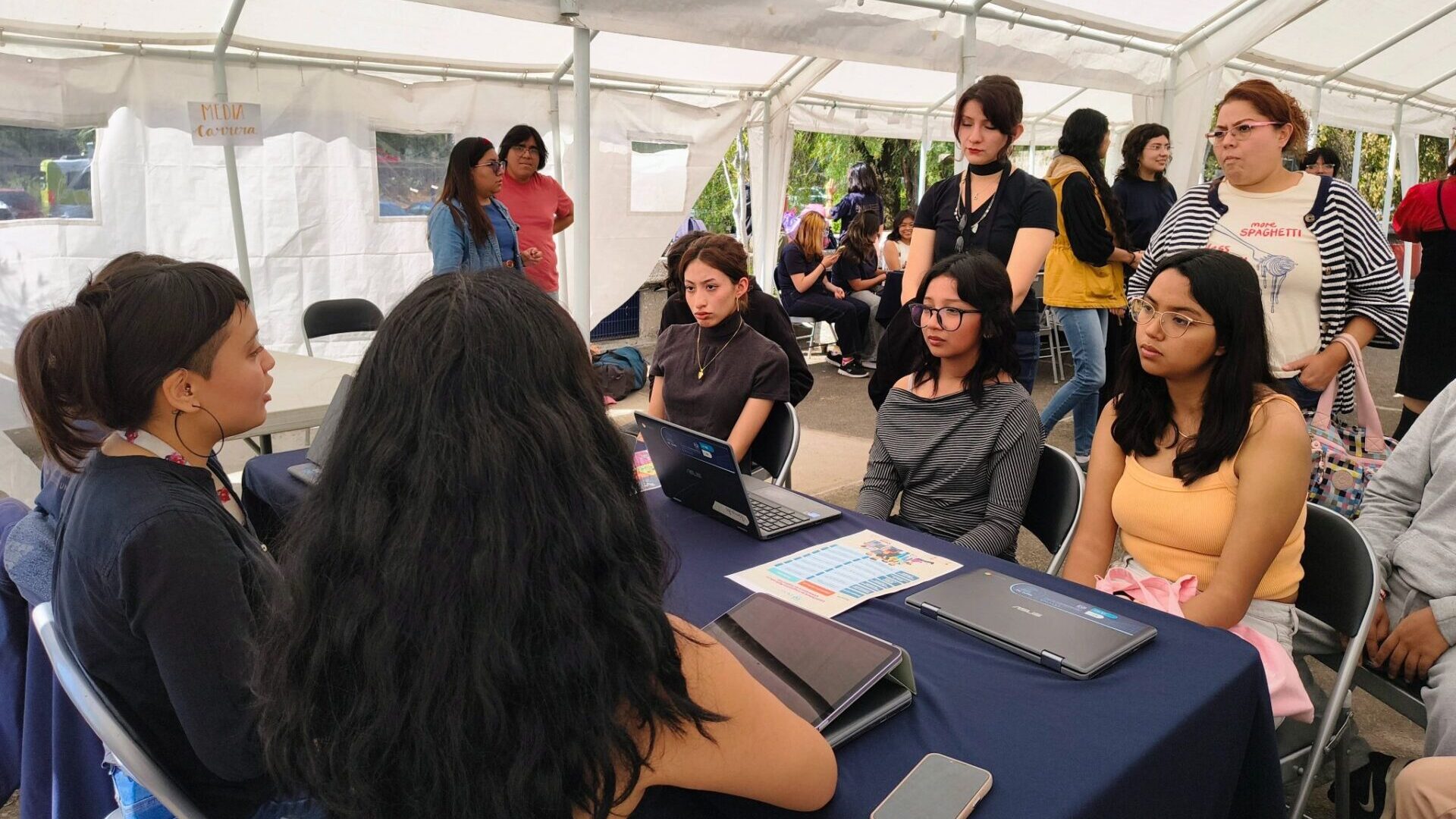 Voces de la ENALLT: ¿Qué implica pertenecer a la Lingüística Aplicada o la Traducción?